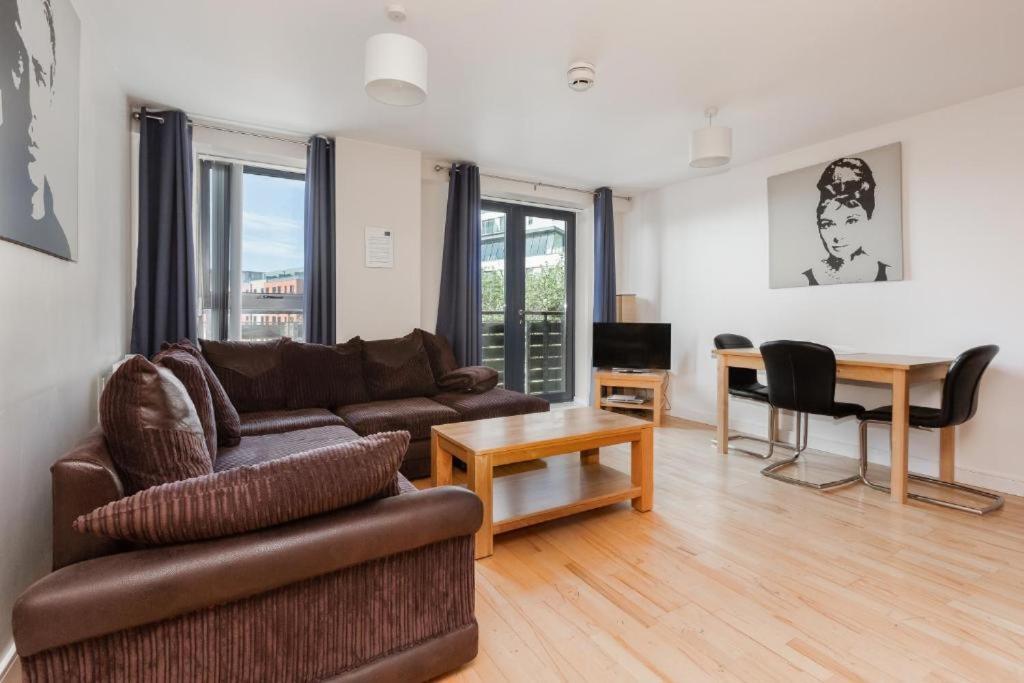 Liverpool City Centre Apartments - East Village Esterno foto