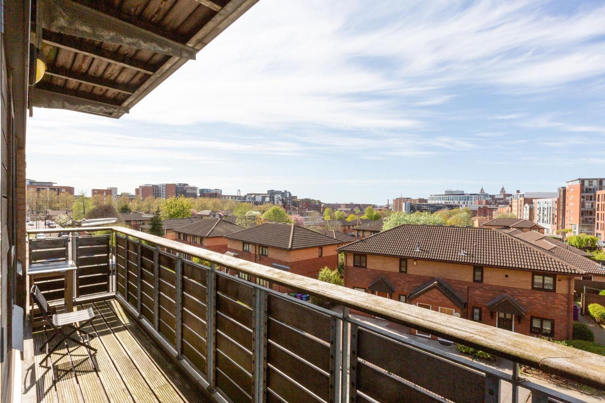 Liverpool City Centre Apartments - East Village Esterno foto